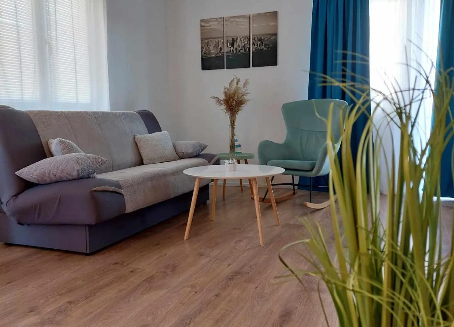 Apartment Adriano زادار 0*,