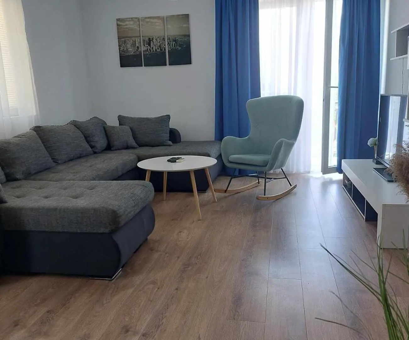 Apartment Adriano زادار 0*,